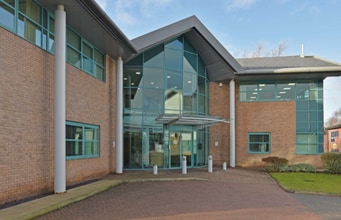 Edward Ct, Altrincham to rent Building Photo- Image 1 of 2