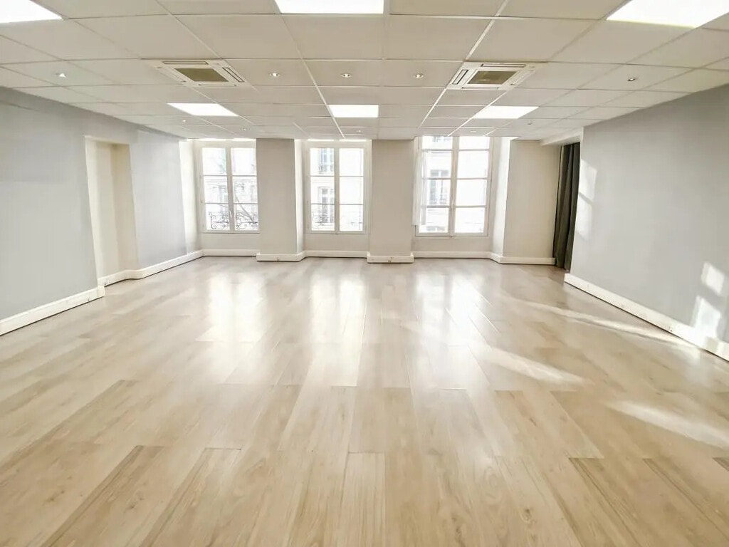 Location Bureaux 87 m² - Photo 1