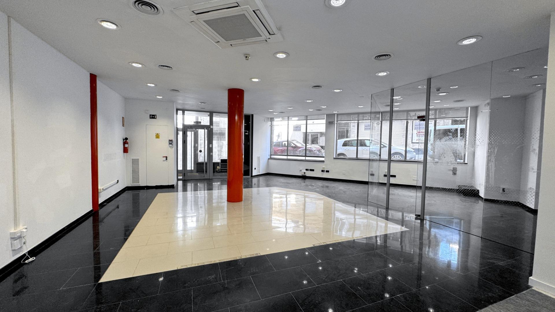 Retail in Terrassa, Barcelona to rent Interior Photo- Image 1 of 33