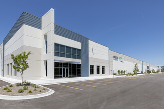 945 Corporate Dr, Aurora, IL for sale Building Photo- Image 1 of 1