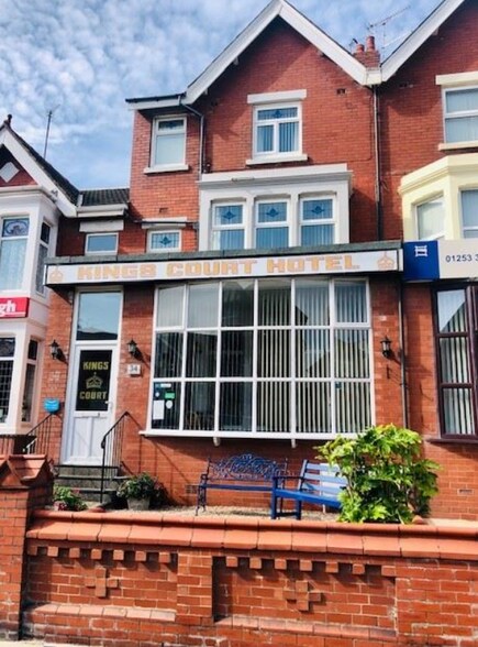 34 King Edward Av, Blackpool for sale - Primary Photo - Image 1 of 1