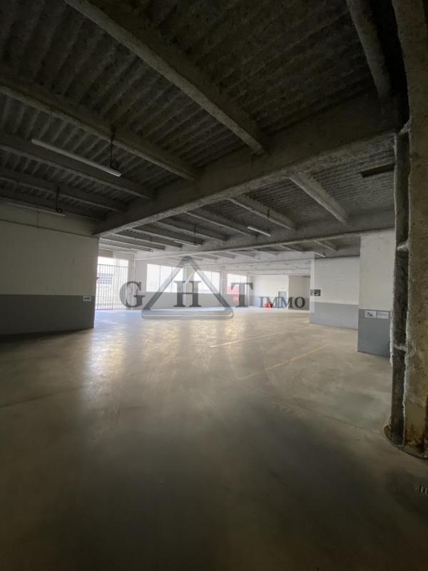 Industrial in Saint-Maur-des-Fossés to rent Building Photo- Image 1 of 4
