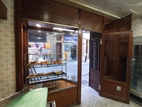 Retail in Barcelona, Barcelona to rent Interior Photo- Image 2 of 10