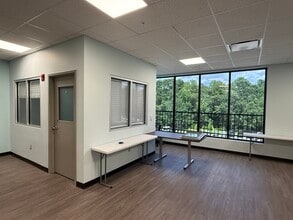 2826 Ross Clark Cir, Dothan, AL to rent Interior Photo- Image 1 of 8