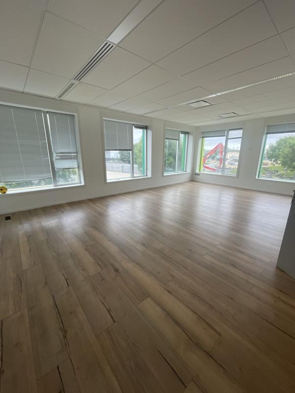 Office in Nanterre to rent Interior Photo- Image 1 of 22