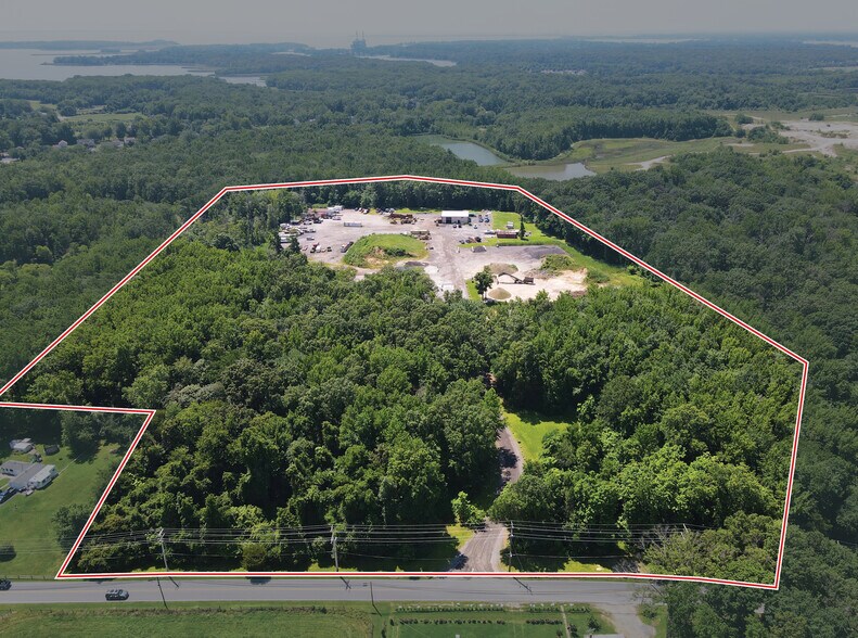 6815 Ebenezer Rd, Middle River 21220 UK