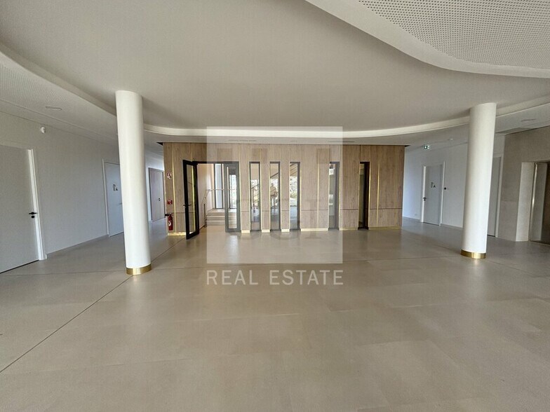 Office in Genas to rent - Building Photo - Image 3 of 13