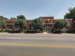 2401 Bardstown Rd, Louisville, KY for rent Building Photo- Image 1 of 1