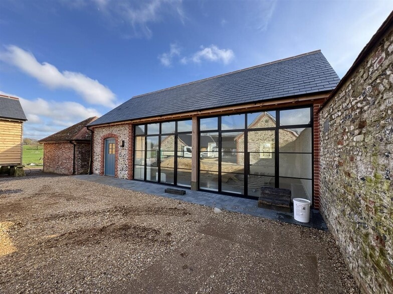 Lower Farm Cottages, Blandford Forum to rent - Primary Photo - Image 1 of 5