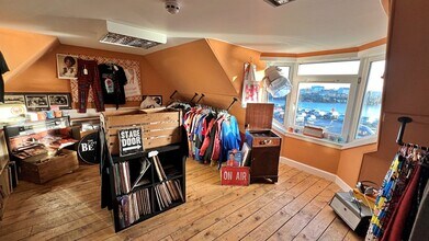 16 South Beach, Isle Of Lewia to rent Interior Photo- Image 1 of 3