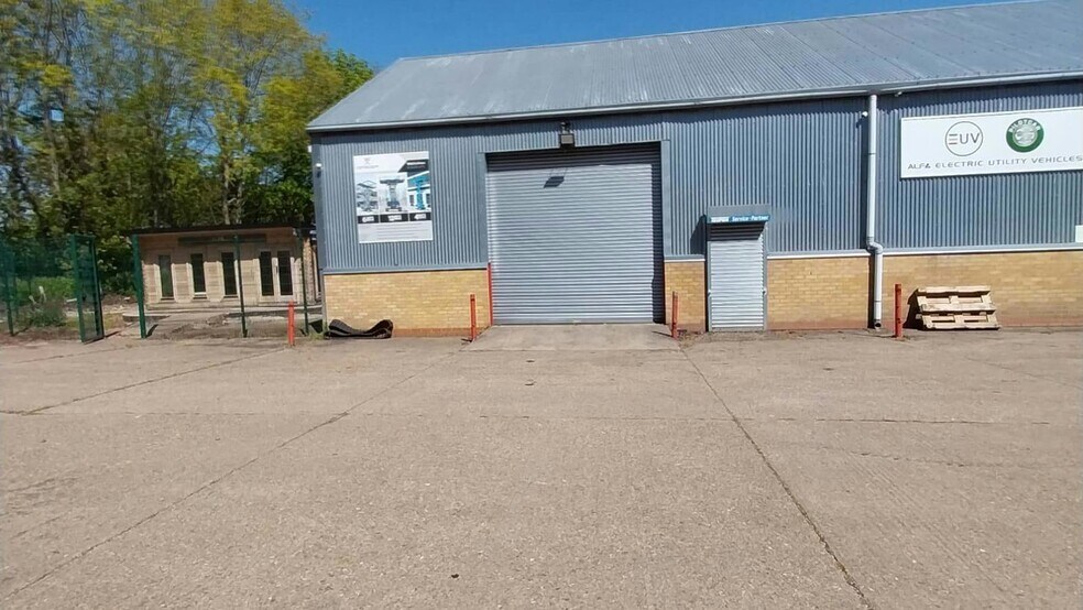 Wood Ln, Huntingdon to rent - Primary Photo - Image 1 of 2