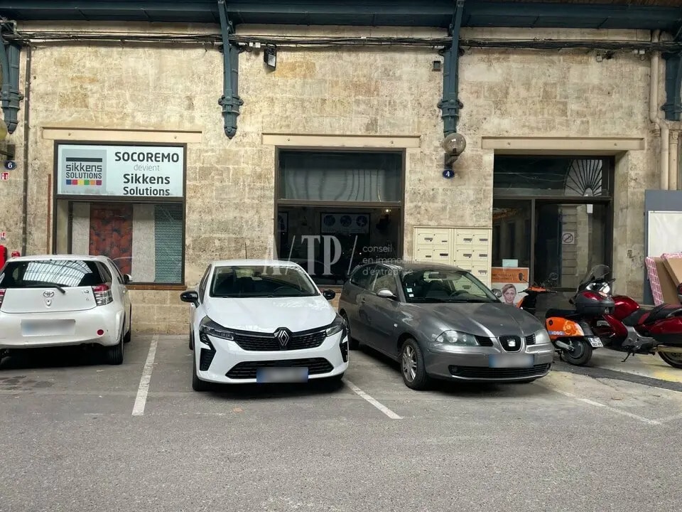 Location Local d'activités 300 m² à 736 m² - Photo 1