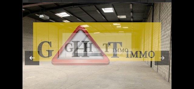 Industrial in Morangis to rent Building Photo- Image 1 of 4