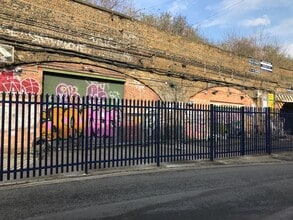 Pedley Street st, London to rent Building Photo- Image 1 of 4