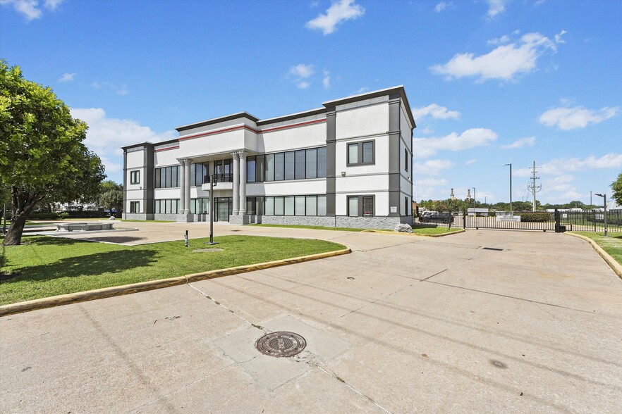 9200 W Sam Houston Pky S, Houston, TX for rent - Building Photo - Image 3 of 64