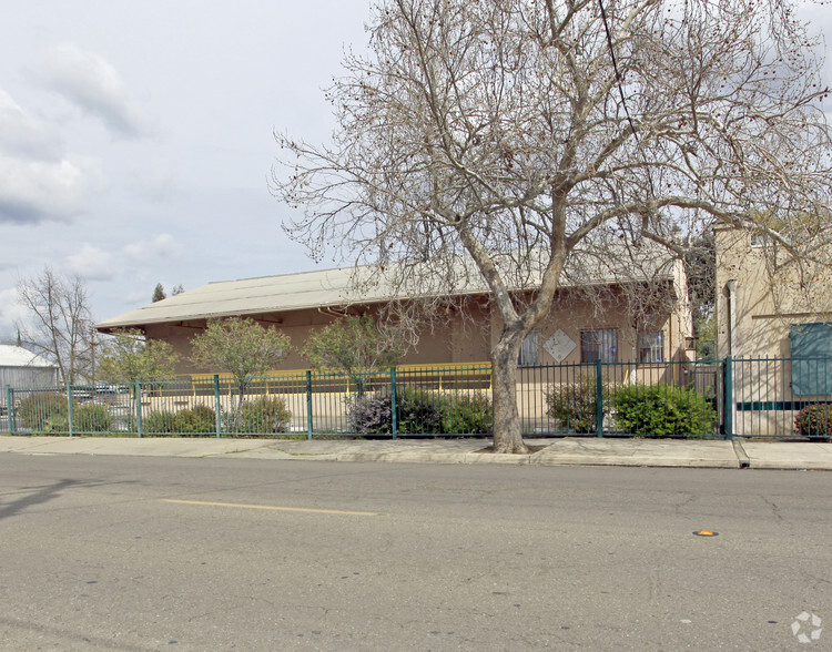 1030 N Union St, Stockton, CA for rent - Building Photo - Image 2 of 16