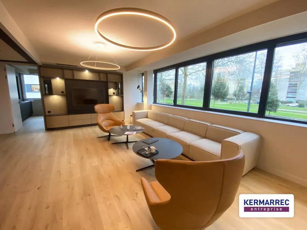 Location Bureaux 95 m² - Photo 1