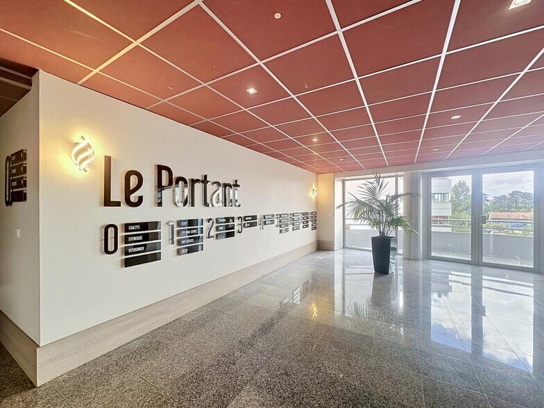 152 Grande Rue De Saint-Clair, Caluire-et-Cuire for sale - Lobby - Image 2 of 4