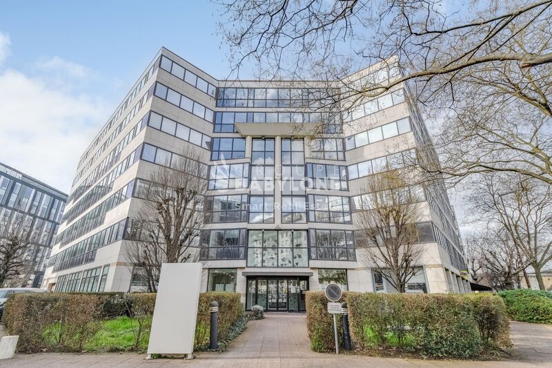 Office in Issy-les-Moulineaux to rent - Building Photo - Image 2 of 20