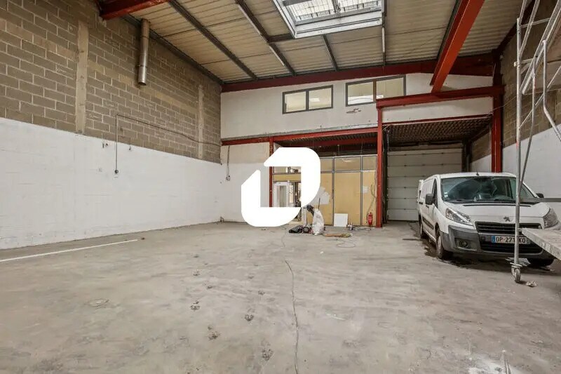 Rue Jacques Robert, Le Thillay to rent - Building Photo - Image 2 of 5