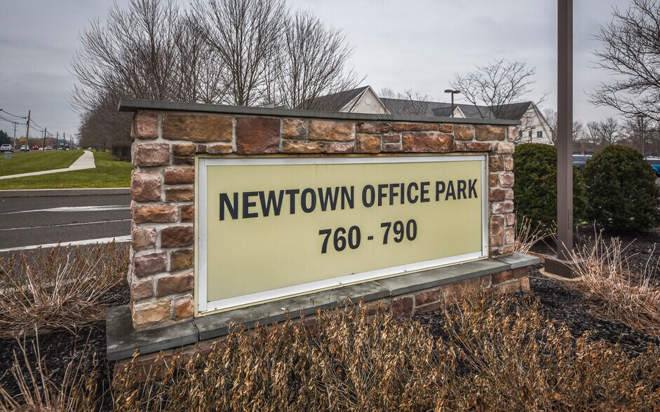 770 Newtown Yardley Rd, Newtown, PA for rent - Building Photo - Image 1 of 25