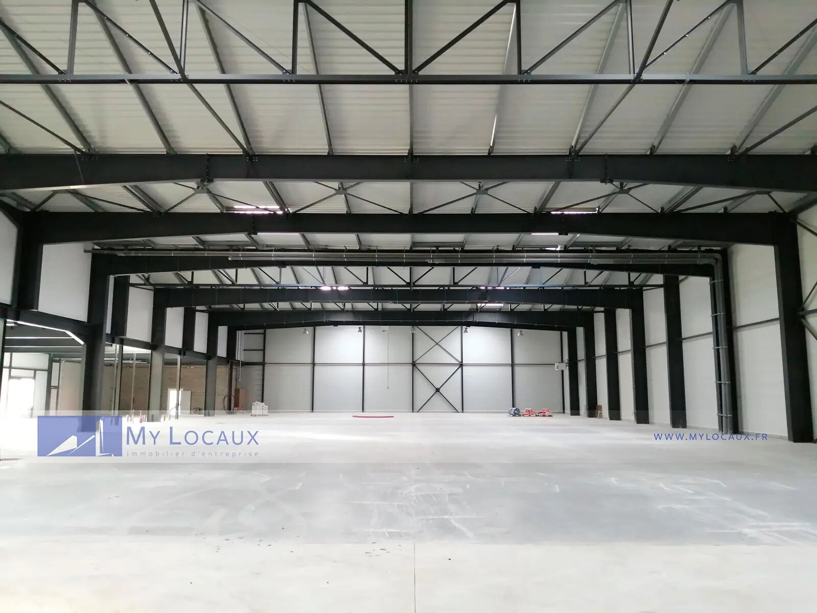 Industrial in Persan for sale Building Photo- Image 1 of 8