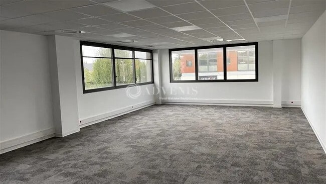 Location Bureaux 77 m²