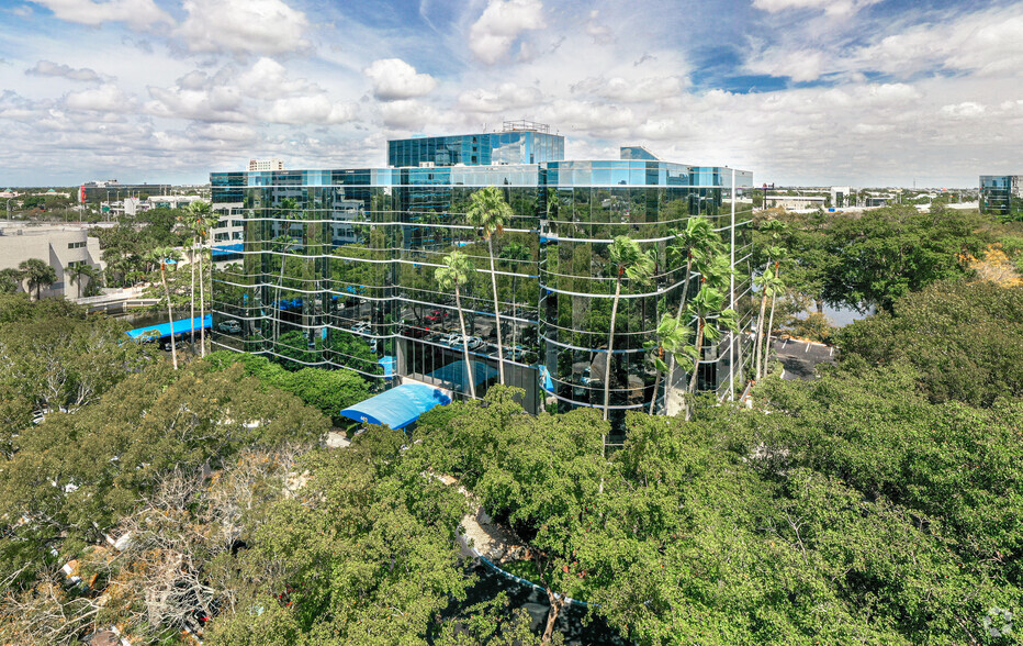 600 Corporate Dr, Fort Lauderdale, FL for rent - Building Photo - Image 1 of 6