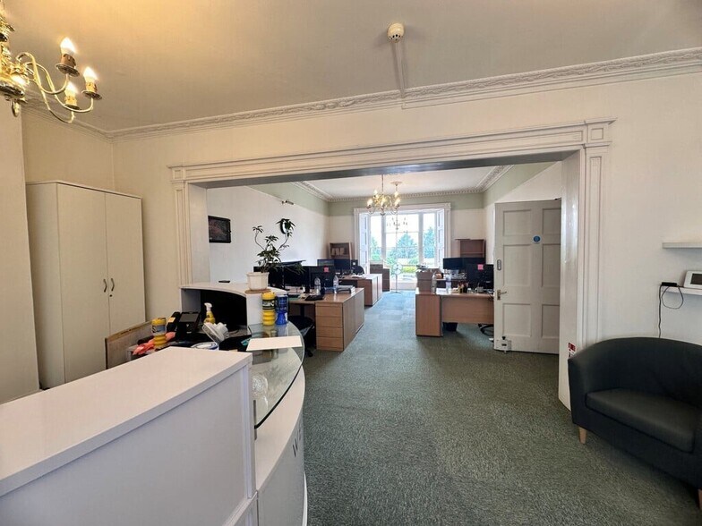 24 Warminster Rd, Westbury to rent - Interior Photo - Image 3 of 9