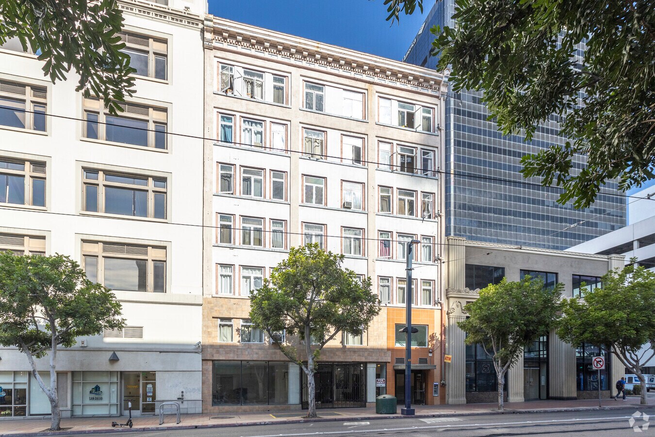 636 C St, San Diego 92101 UK