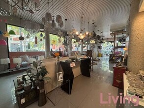 Retail in Alcalá de Henares, Madrid to rent Interior Photo- Image 1 of 10