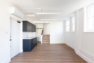 17-18 Margaret St, London to rent Interior Photo- Image 1 of 9
