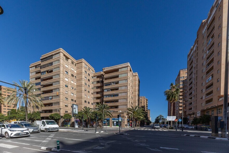 Carrer Doctor García Brustenga, 8-8, València, Valencia for sale - Building Photo - Image 3 of 56