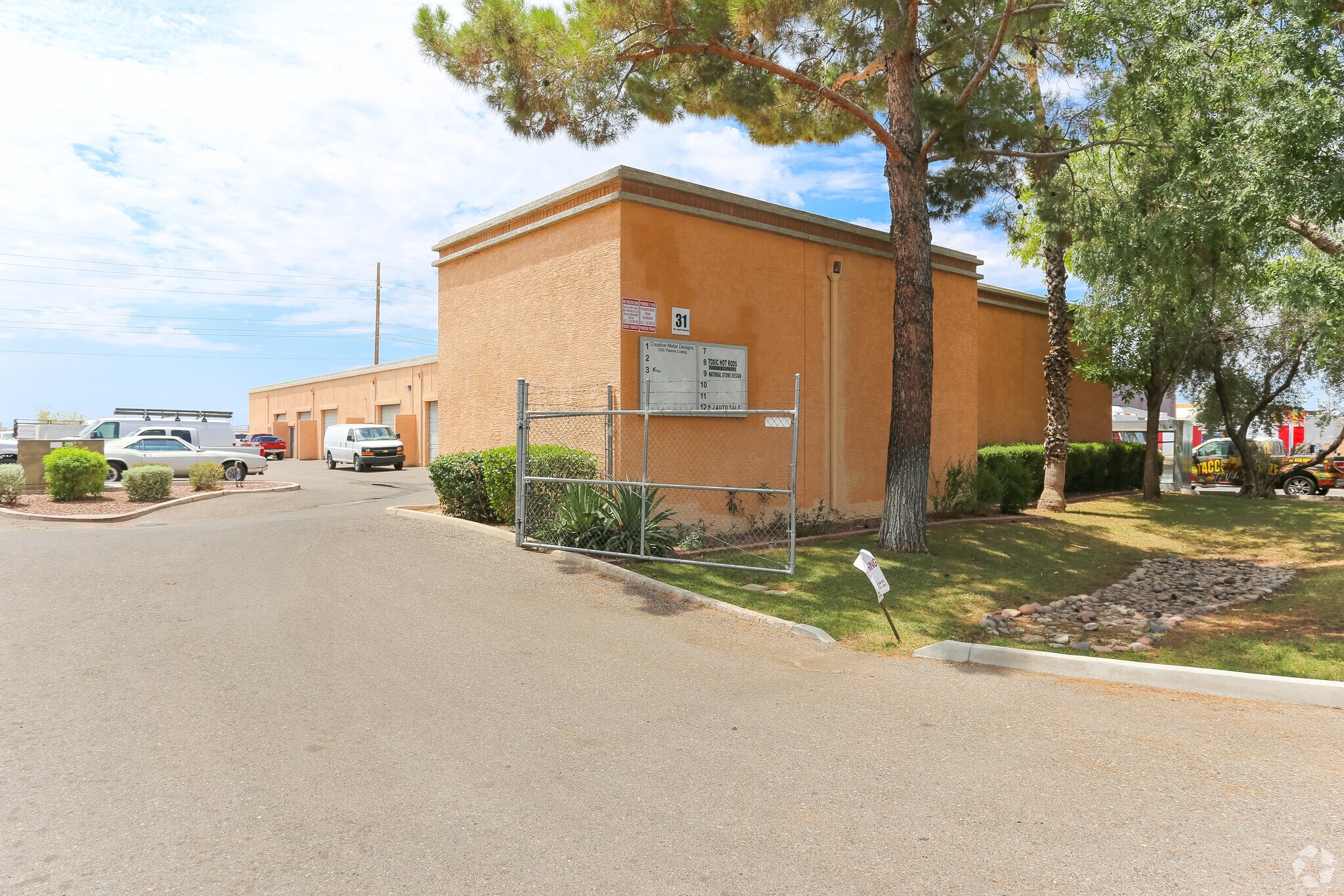 31 W Lone Cactus Dr, Phoenix, AZ to rent Building Photo- Image 1 of 4