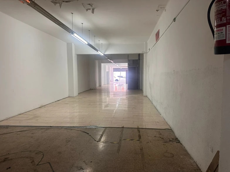 Carrer de Girona, 205, Terrassa, Barcelona to rent - Interior Photo - Image 1 of 2