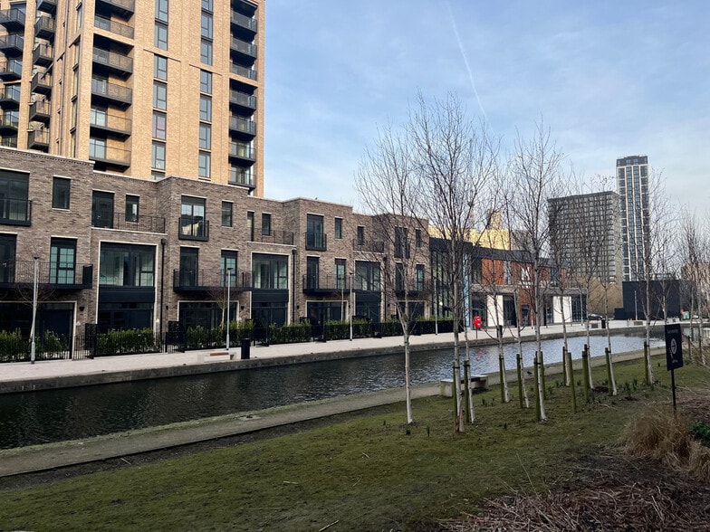 Lockside Ln, Salford to rent - Building Photo - Image 3 of 3