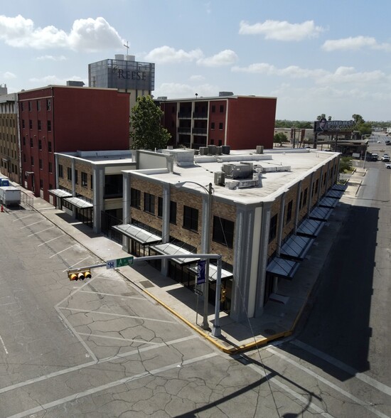 119-121 W Van Buren Ave, Harlingen, TX for rent - Building Photo - Image 2 of 7