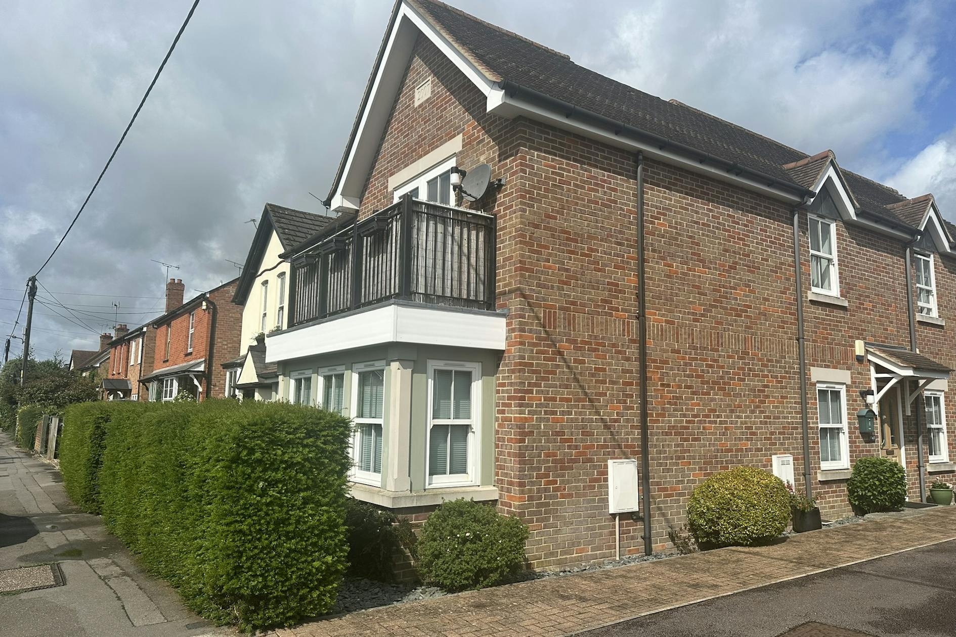 36 Dedmere Rd, Marlow to rent Primary Photo- Image 1 of 2