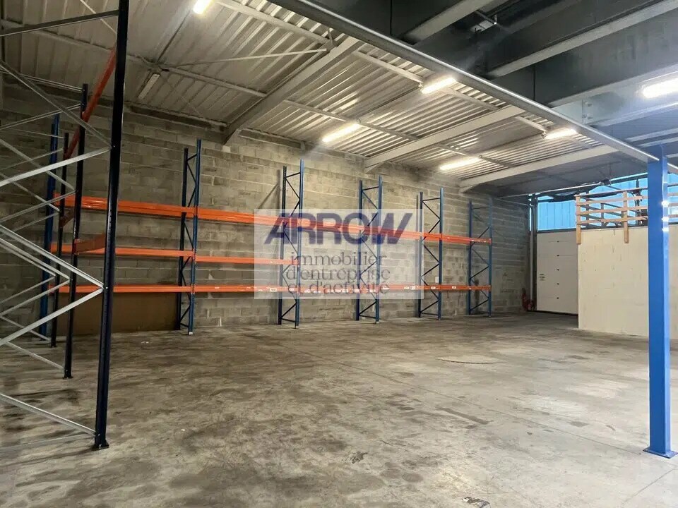 Light Industrial in Bouaye to rent Building Photo- Image 1 of 6