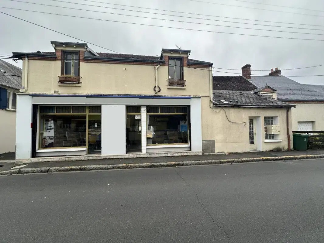 Retail in Orléans to rent Building Photo- Image 1 of 5