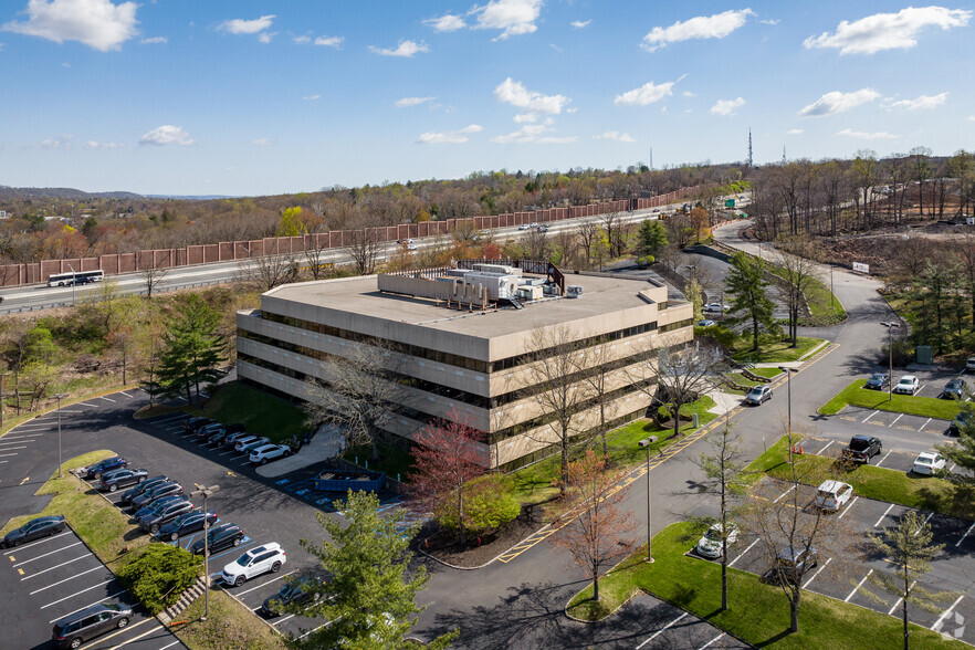 300 Executive Dr, West Orange, NJ for rent - Aerial - Image 3 of 16