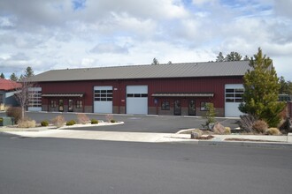 20700 Carmen Loop, Bend, OR for rent Building Photo- Image 2 of 3