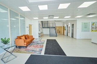 Centennial Av, Elstree to rent Lobby- Image 1 of 9