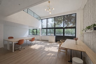 Co-working Space in Paris to rent Interior Photo- Image 1 of 5
