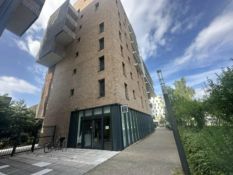 Location Commerce 90 m² - Photo 1