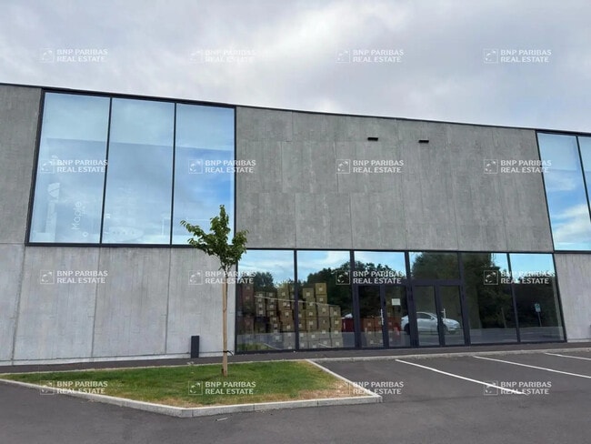 Location Local d'activités 525 m²