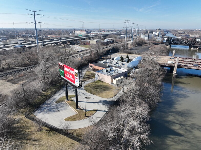 3111 S Western Ave, Chicago, IL for rent - Aerial - Image 3 of 4