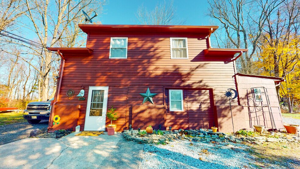 105 W Lakeview Rd, Newton 07860 UK