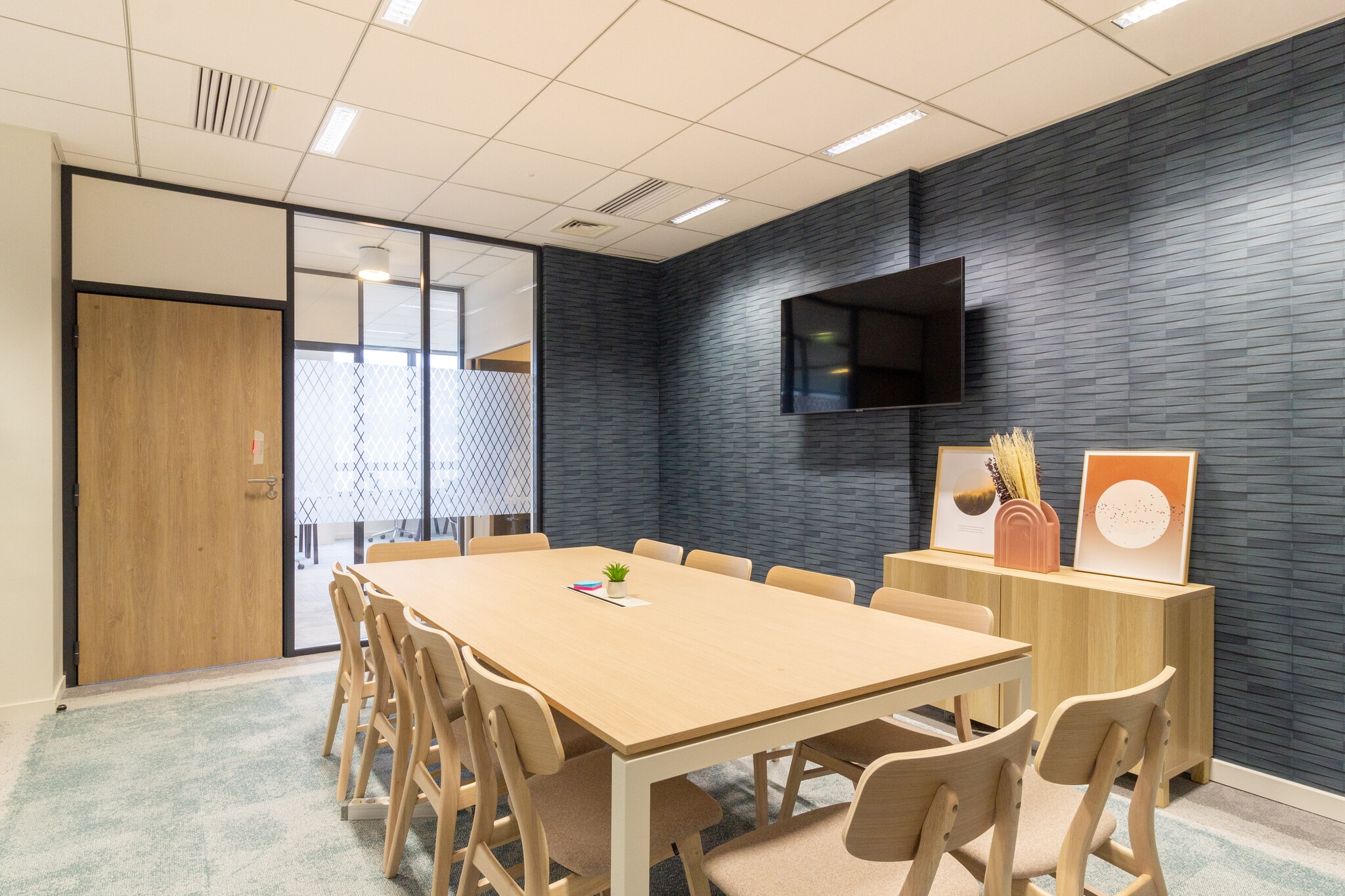 1-5 Rue Du Débarcadère, Colombes to rent Interior Photo- Image 1 of 5