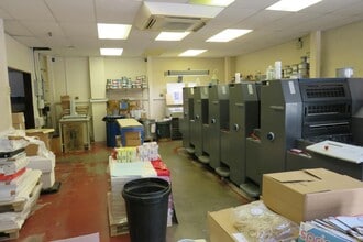 London Rd, Hook to rent Interior Photo- Image 2 of 6